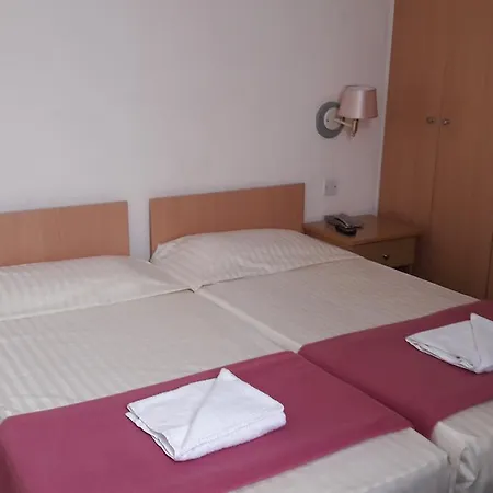 Hotell Tropicana 2*