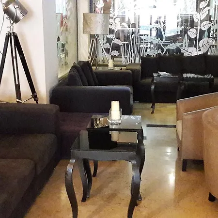 Hotell Tropicana St. Julian's