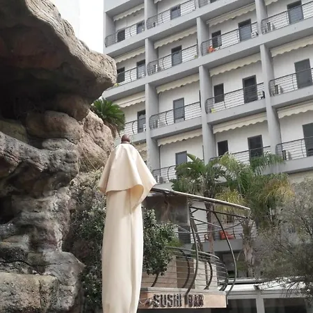 Hotell Tropicana