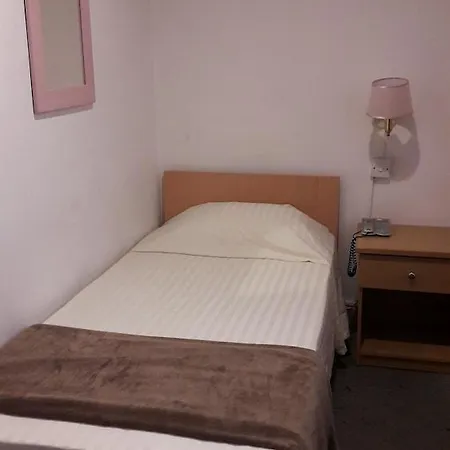 Hotell Tropicana 2*