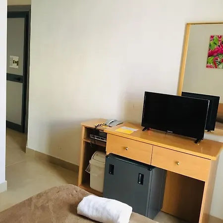 Hotell Tropicana St. Julian's