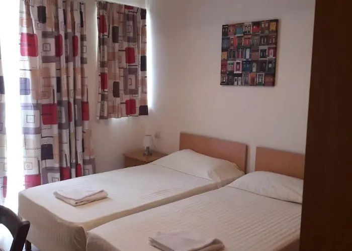 Hotel Tropicana St. Julian's